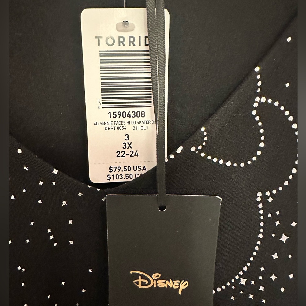 Torrid Disney v-neck fit and flare with pockets. 3x